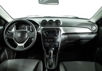 Подержанный автомобиль Suzuki Vitara 2020 года (13 фото)