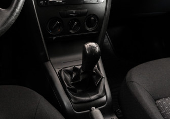 Подержанный автомобиль Skoda Octavia Liftback 2011 года (12 фото)