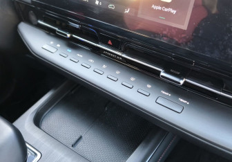 Подержанный автомобиль Changan UNI-S 2024 года (21 фото)