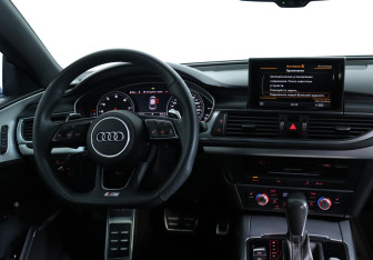 Подержанный автомобиль Audi A7 2016 года (13 фото)