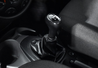 Подержанный автомобиль Ford Focus Sedan 2004 года (11 фото)