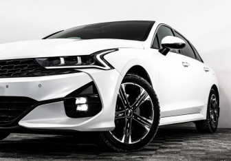 Подержанный автомобиль Kia K5 2020 года (2 фото)