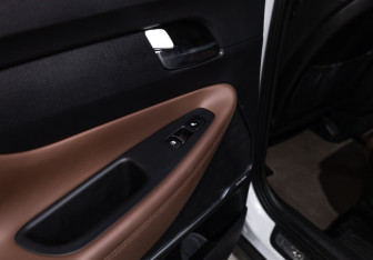 Подержанный автомобиль Hyundai Santa Fe 2021 года (30 фото)