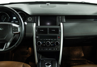 Подержанный автомобиль Land Rover Discovery Sport 2016 года (14 фото)