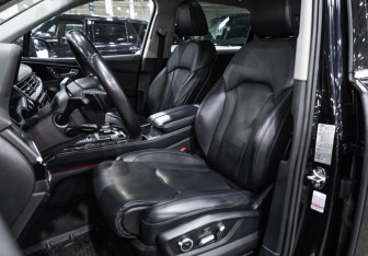Подержанный автомобиль Audi Q7 2017 года (30 фото)
