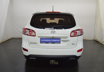 Подержанный автомобиль Hyundai Santa Fe 2010 года (6 фото)