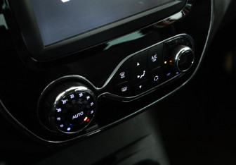 Подержанный автомобиль Renault Kaptur 2016 года (17 фото)