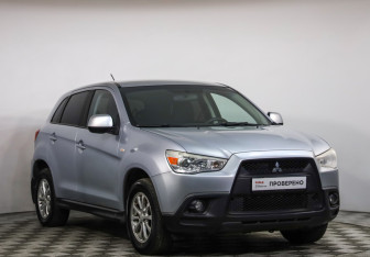 Подержанный автомобиль Mitsubishi ASX 2012 года (3 фото)