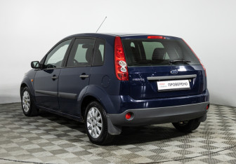 Подержанный автомобиль Ford Fiesta Hatchback 2008 года (7 фото)
