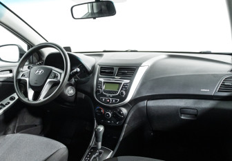 Подержанный автомобиль Hyundai Solaris Sedan 2013 года (9 фото)