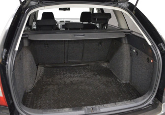Подержанный автомобиль Skoda Octavia Wagon 2011 года (15 фото)