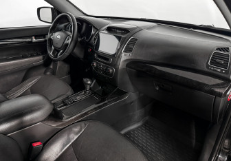Подержанный автомобиль Kia Sorento 2014 года (13 фото)