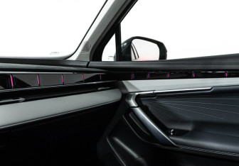 Подержанный автомобиль Geely Atlas 2023 года (20 фото)