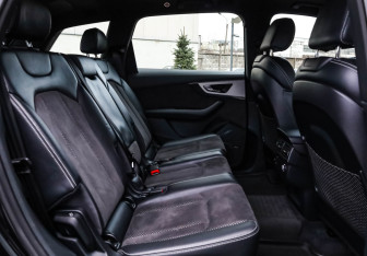 Подержанный автомобиль Audi Q7 2016 года (28 фото)