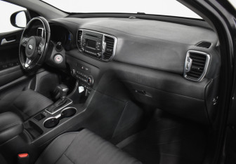Подержанный автомобиль Kia Sportage 2017 года (12 фото)