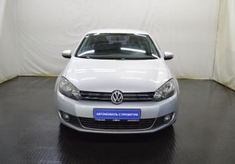 Подержанный автомобиль Volkswagen Golf Hatchback 2011 года (2 фото)