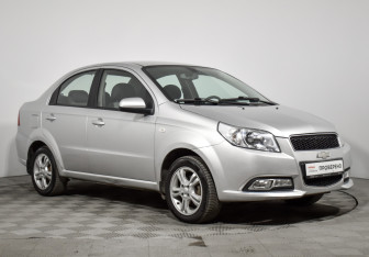 Подержанный автомобиль Ravon Nexia R3 2017 года (3 фото)