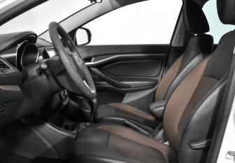 Подержанный автомобиль LADA (ВАЗ) Vesta Sedan 2017 года (10 фото)