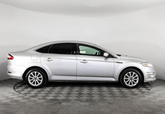 Подержанный автомобиль Ford Mondeo Sedan 2014 года (4 фото)