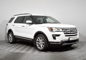 Подержанный автомобиль Ford Explorer 2018 года (3 фото)