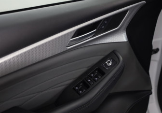 Подержанный автомобиль Haval F7x 2022 года (23 фото)