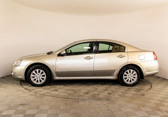 Подержанный автомобиль Mitsubishi Galant Sedan 2007 года (8 фото)