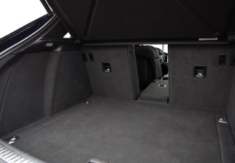 Подержанный автомобиль Porsche Macan 2019 года (36 фото)