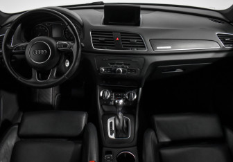 Подержанный автомобиль Audi Q3 2012 года (16 фото)