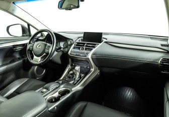 Подержанный автомобиль Lexus NX 2017 года (9 фото)