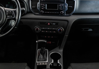 Подержанный автомобиль Kia Sportage 2016 года (13 фото)