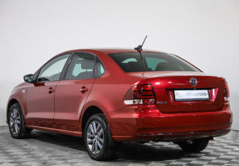 Подержанный автомобиль Volkswagen Polo Sedan 2019 года (7 фото)
