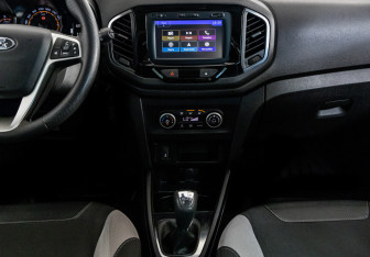 Подержанный автомобиль LADA (ВАЗ) XRAY 2019 года (13 фото)