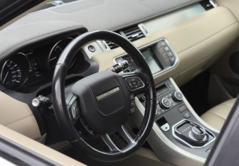 Подержанный автомобиль Land Rover Range Rover Evoque 2015 года (14 фото)