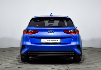 Подержанный автомобиль Kia Ceed Hatchback 2020 года (6 фото)