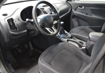 Подержанный автомобиль Kia Sportage 2012 года (10 фото)