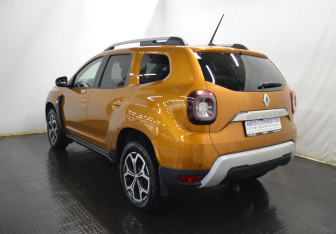 Подержанный автомобиль Renault Duster 2022 года (7 фото)