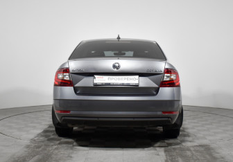 Подержанный автомобиль Skoda Octavia Liftback 2017 года (6 фото)