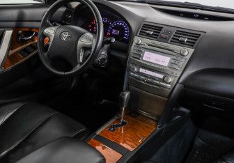 Подержанный автомобиль Toyota Camry Sedan 2011 года (9 фото)