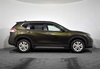 Подержанный автомобиль Nissan X-Trail 2018 года (4 фото)