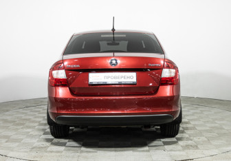 Подержанный автомобиль Skoda Rapid Liftback 2016 года (6 фото)