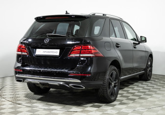 Подержанный автомобиль Mercedes-Benz GLE 2017 года (5 фото)