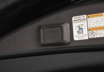 Подержанный автомобиль Toyota RAV4 2015 года (26 фото)