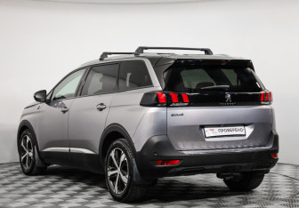 Подержанный автомобиль Peugeot 5008 Suv 2018 года (7 фото)