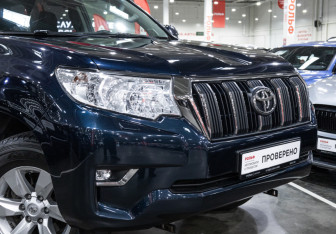 Подержанный автомобиль Toyota Land Cruiser Prado 2018 года (4 фото)