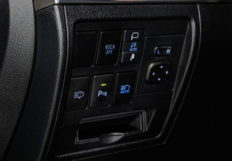 Подержанный автомобиль Toyota Land Cruiser Suv 2018 года (19 фото)