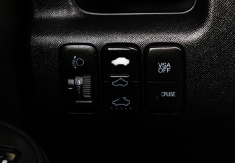 Подержанный автомобиль Honda CR-V 2006 года (13 фото)