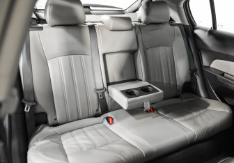 Подержанный автомобиль Chevrolet Cruze Hatchback 2012 года (19 фото)