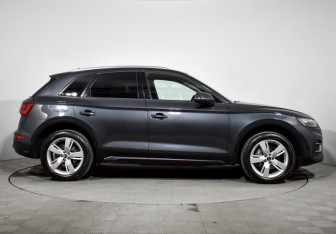Подержанный автомобиль Audi Q5 2021 года (4 фото)