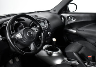 Подержанный автомобиль Nissan Juke 2012 года (9 фото)