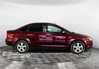 Подержанный автомобиль Ford Focus Sedan 2007 года (4 фото)